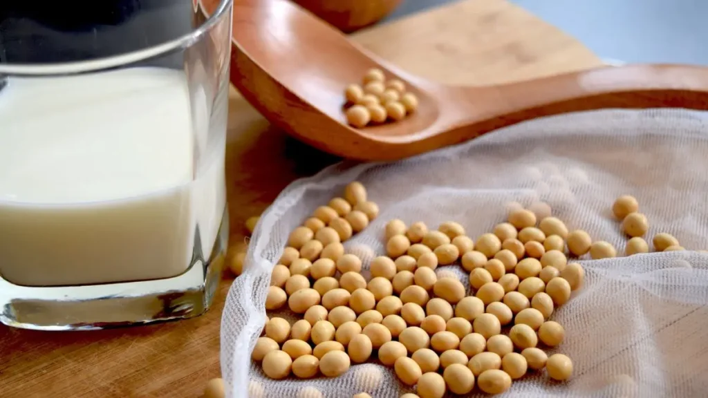 Soja é bom para menopausa? Descubra os benefícios comprovados e minha experiência pessoal 3 Como incluir soja na alimentação